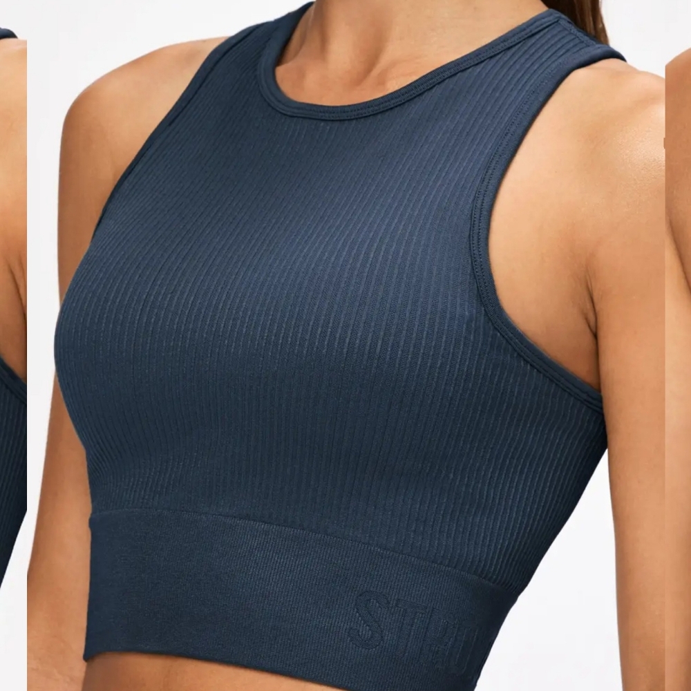 STRONGER Rib Seamless Crop Top - Picture 3 of 6